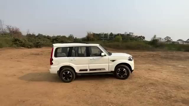 mahindra-scorpio-classic-Tyres-image