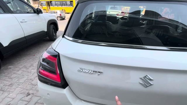 maruti-suzuki-swift-Bootspace-image