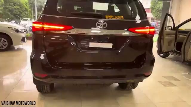 toyota-fortuner-Bootspace-image