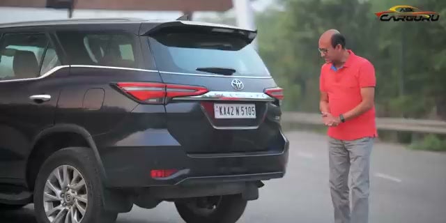 toyota-fortuner-Bootspace-image