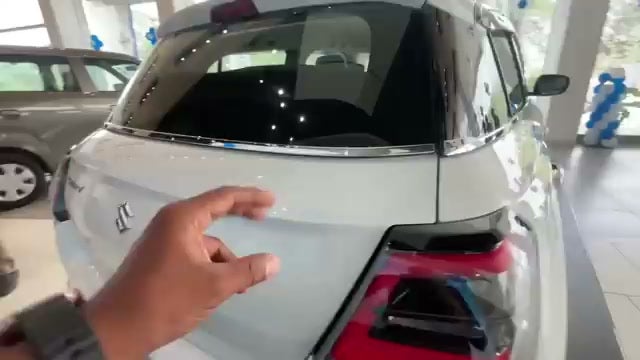 maruti-suzuki-swift-Bootspace-image