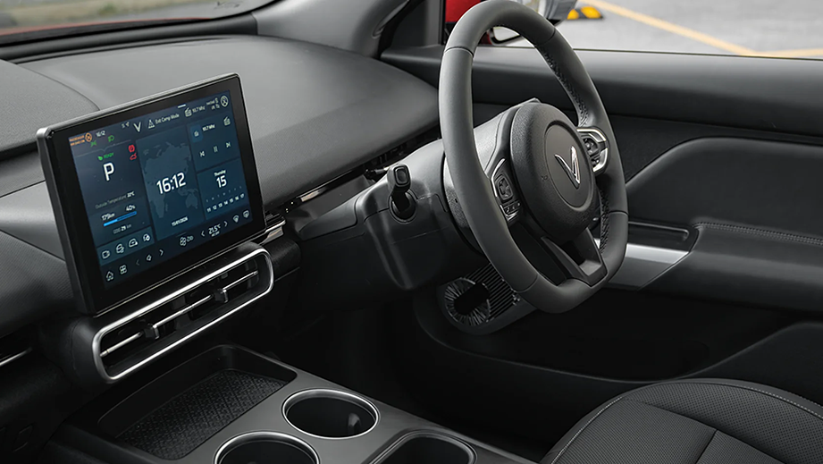 Interior dashboard and steering wheel of Vinfast VF MPV 7