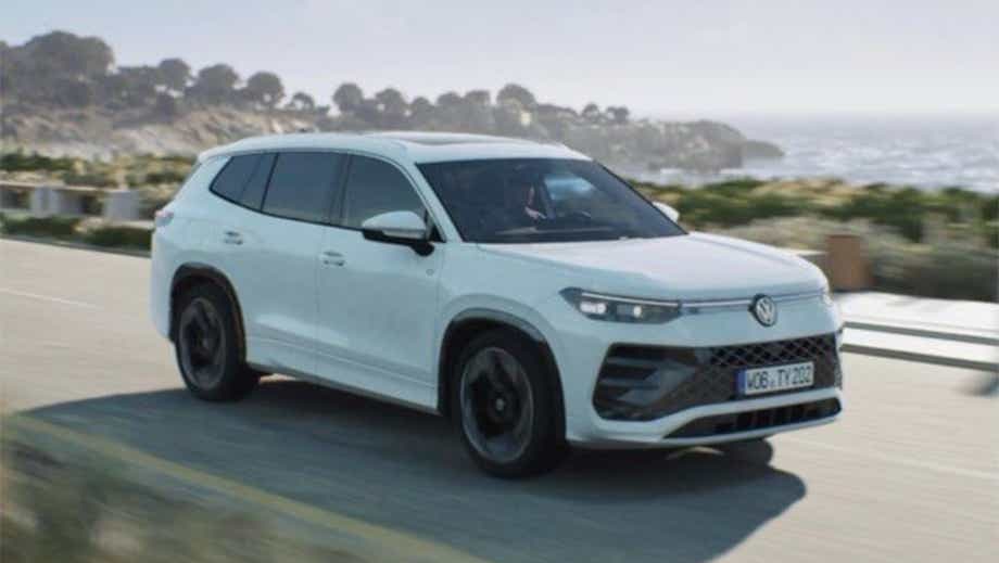 Front three-quarter view of a Volkswagen Tayron