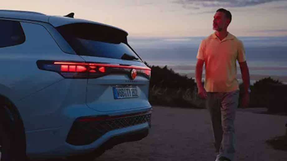 Rear three-quarter of a Volkswagen Tayron