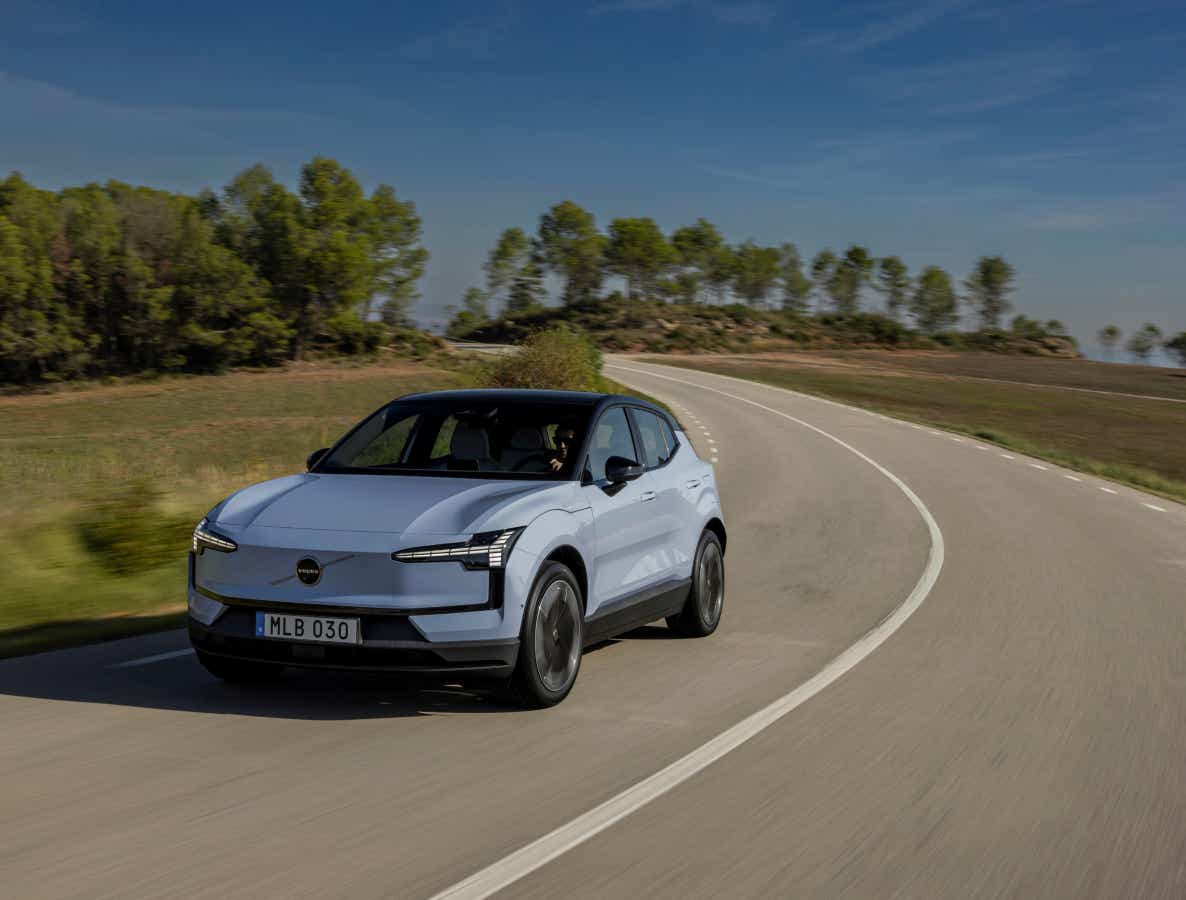 Front three-quarter of a Cold blue Volvo EX30