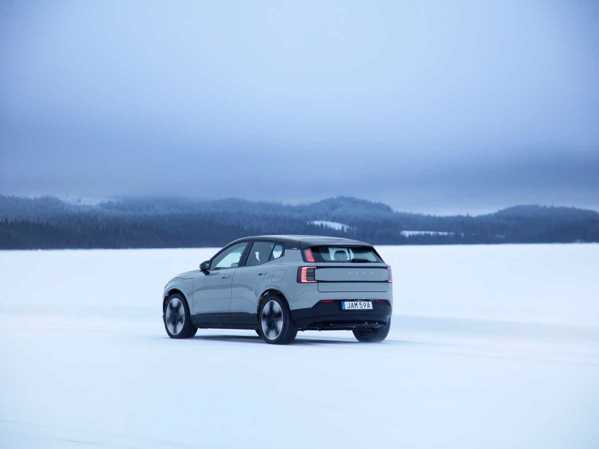 Rear three-quarter of a Vapour Grey Volvo EX30