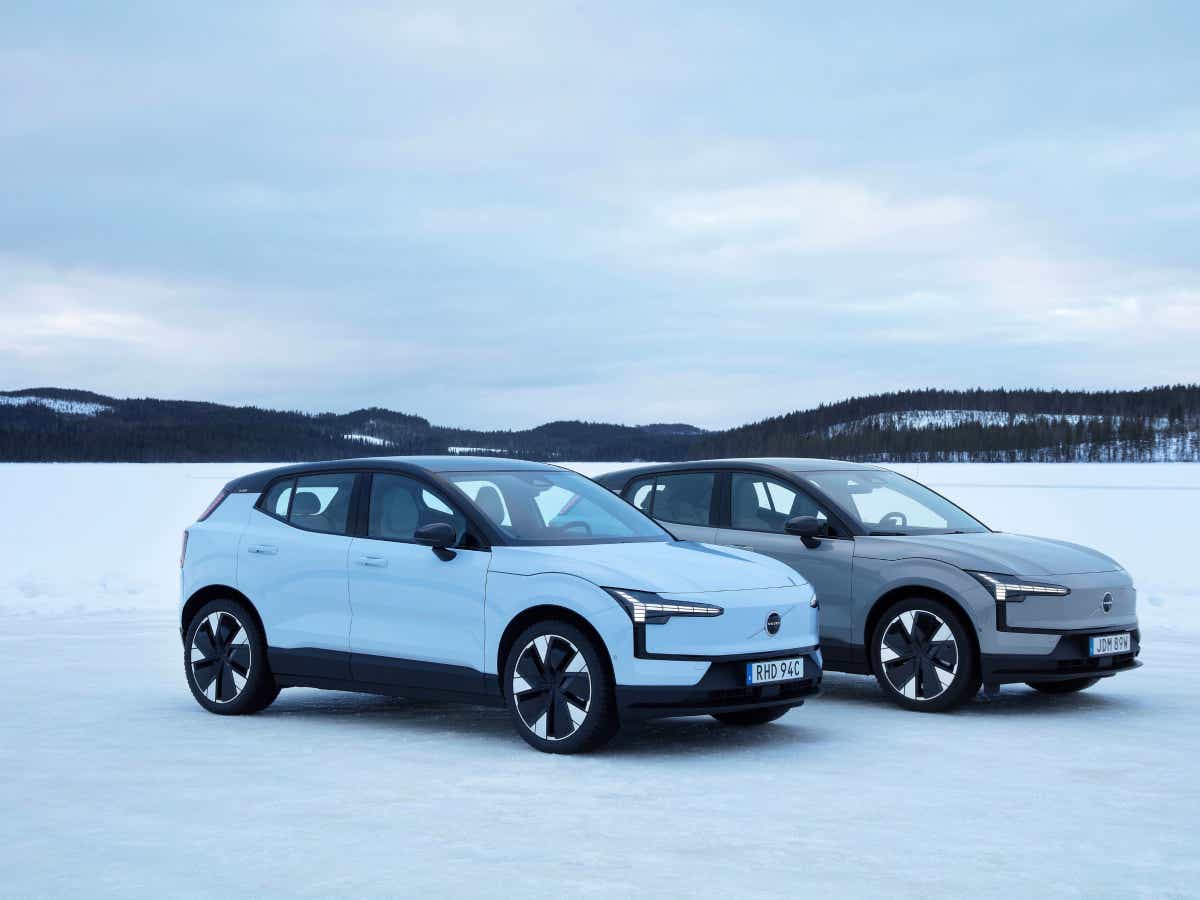 Front three-quarter view of a cold-blue volvo ex30