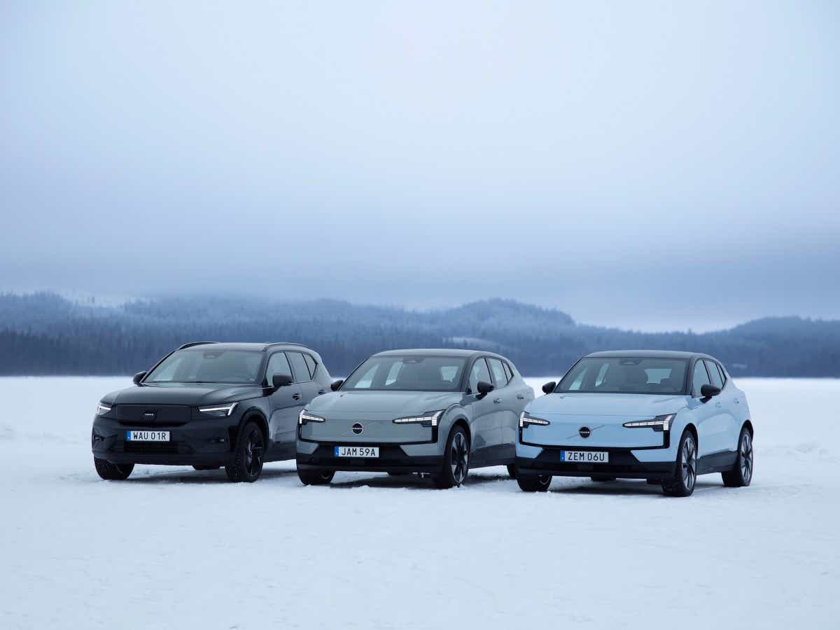 Front three-quarter view of three Volvo EX30 cars