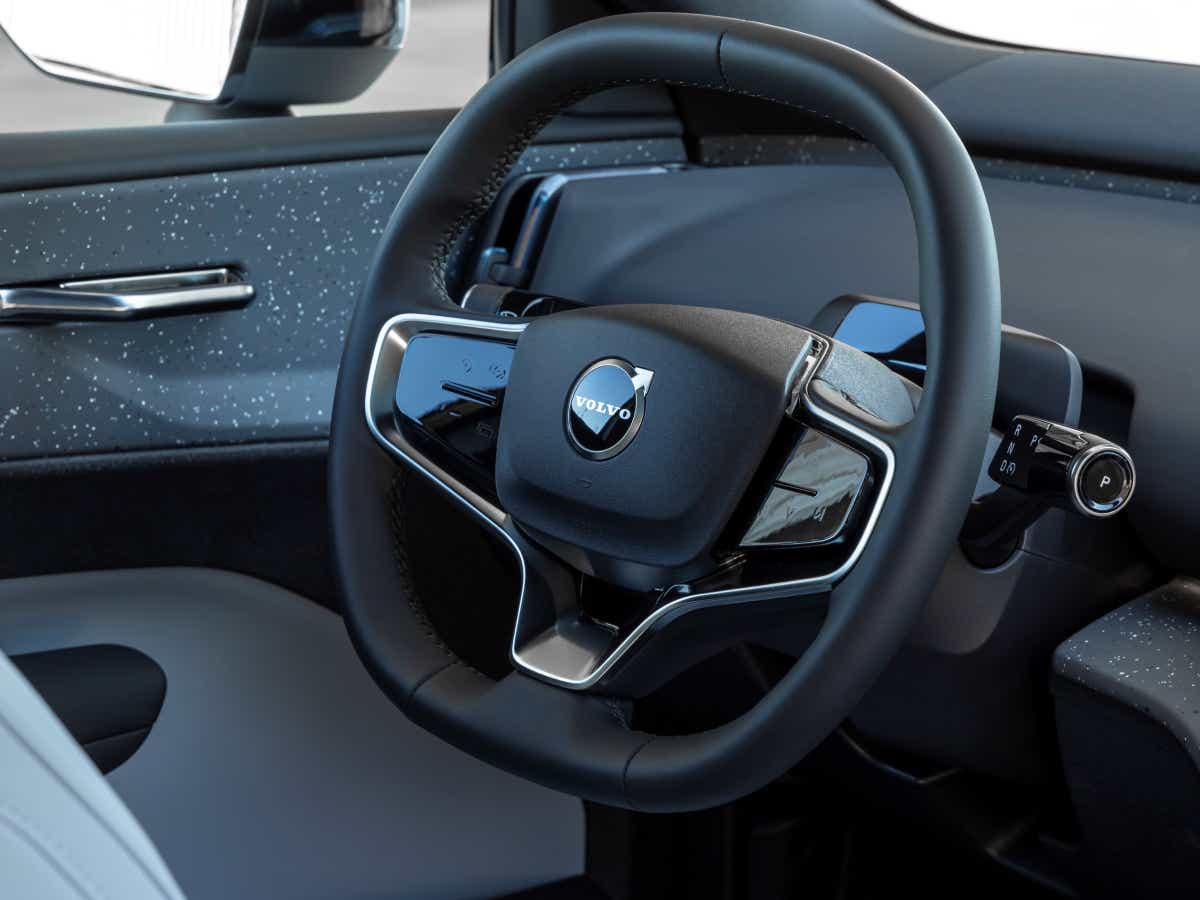 Steering wheel and dashboard of a Volvo EX30