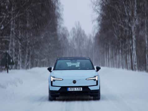 Front view of a crystal white Volvo EX30
