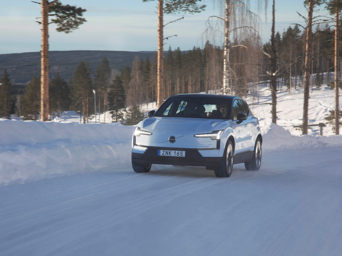 Front view of a crystal white Volvo EX30