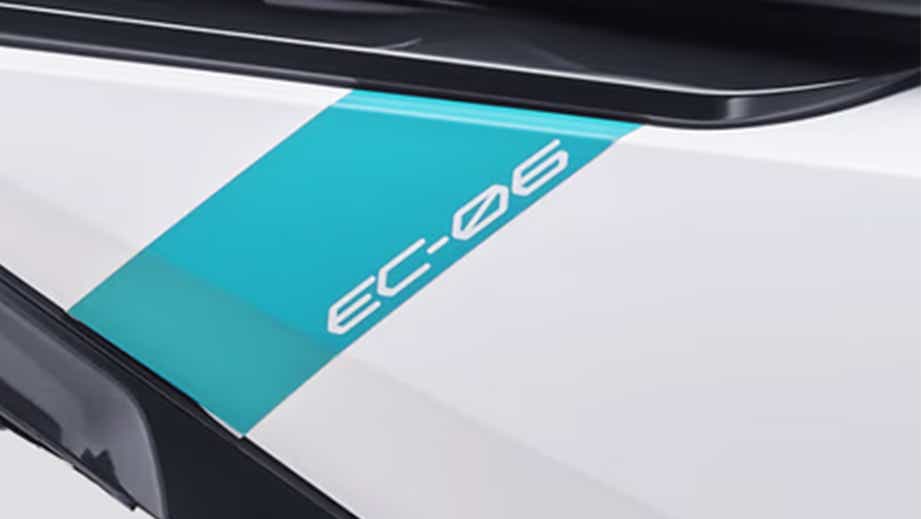 Side decal close-up of Yamaha EC 06